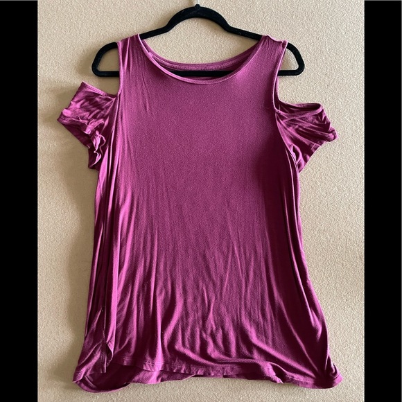 American Eagle Outfitters Tops - American eagle open shoulder top